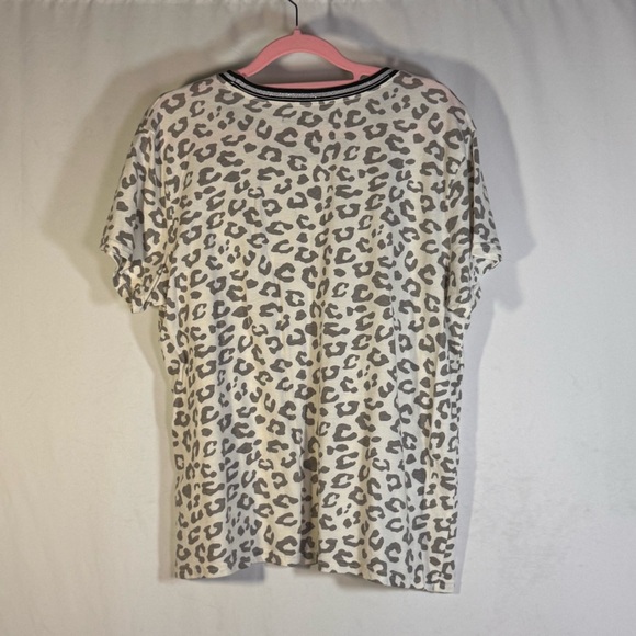 Abercrombie & Fitch Gray Leopard Print Tee with Striped Neckline - Picture 4 of 13